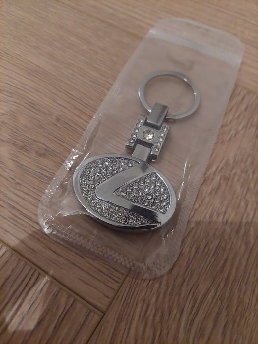 Diamentowy brelok do kluczy Lexus