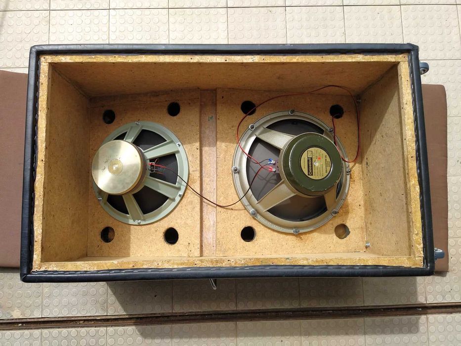 Coluna de guitarra vintage (anos 70) de 15"+18"