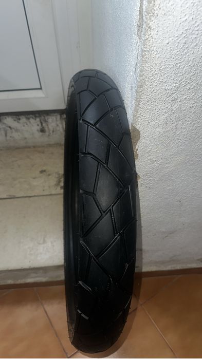 Vendo pneu novo dunlop maxtrail mixtour