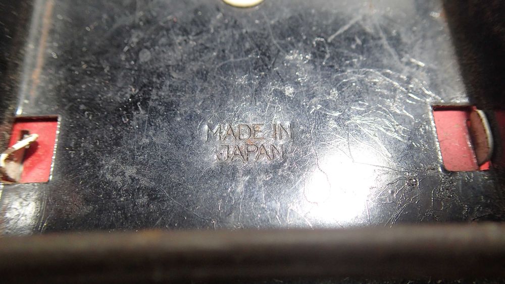 Carro miniatura em chapa Japonês