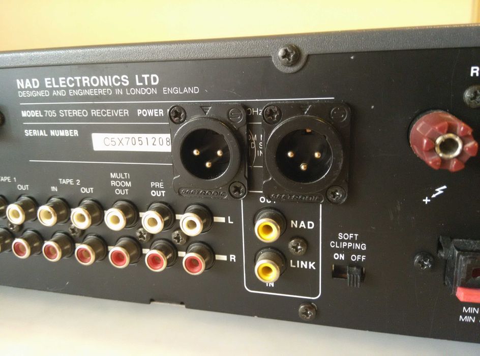 Стереоресивер NAD 705