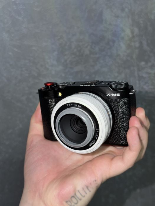 FUJIFILM X-M5  2 обьектива