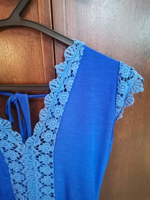 Body com renda e atilho atrás