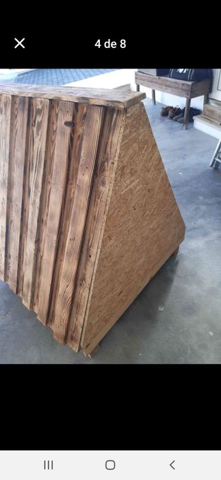 Casota para cães em madeira