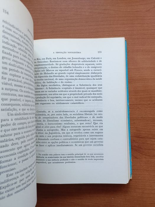 A Tentação Totalitária - Jean-François Revel
