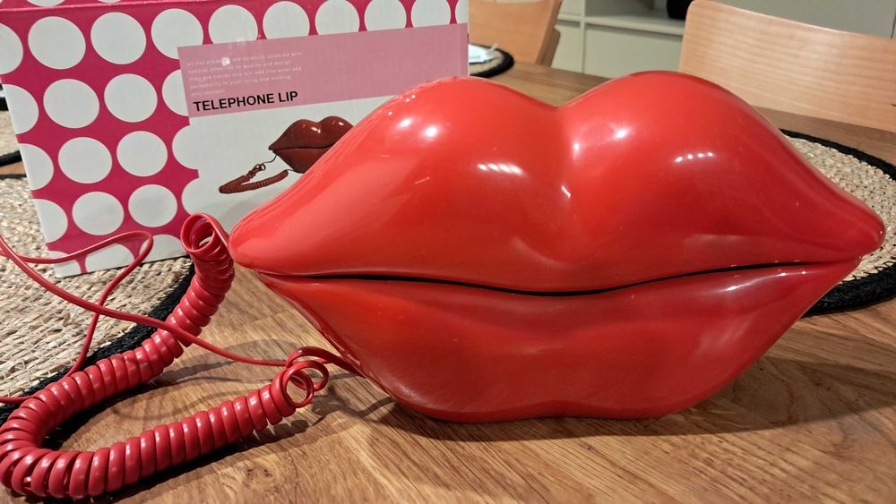 Nowy telefon stacjonarny ze słuchawką Usta PRL