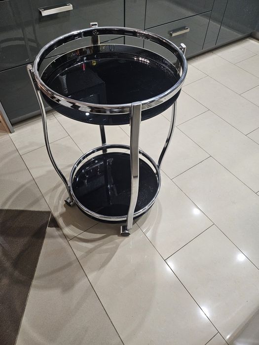 Stolik barowy na kółkach
