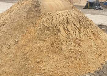 Piasek kopany czysty ziemia ogrodowa