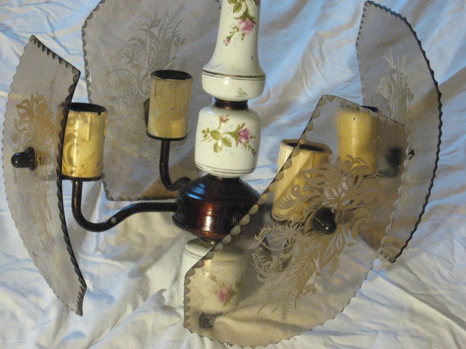 Sprzedam ładny Żyrandol porcelanowo szklany z 4 gwintami E-27
