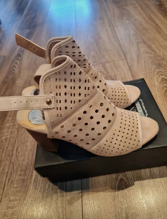 Nowe buty na korku