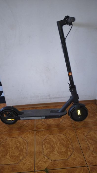 Hulajnoga elektryczna Xiaomi mi essential