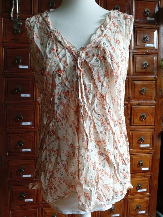 Bluzka letnia, zwiewna bez rękawów,