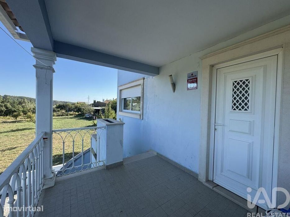 Moradia isolada T4 em Serra e Junceira de 204,5 m2