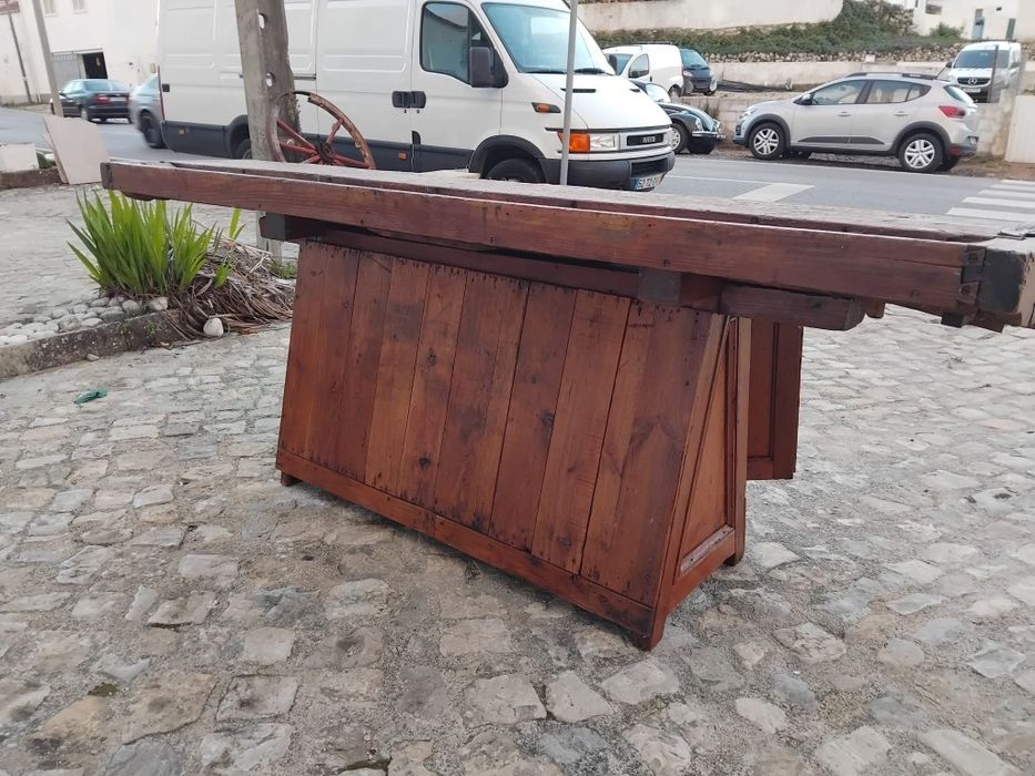 Antigo banco de carpinteiro