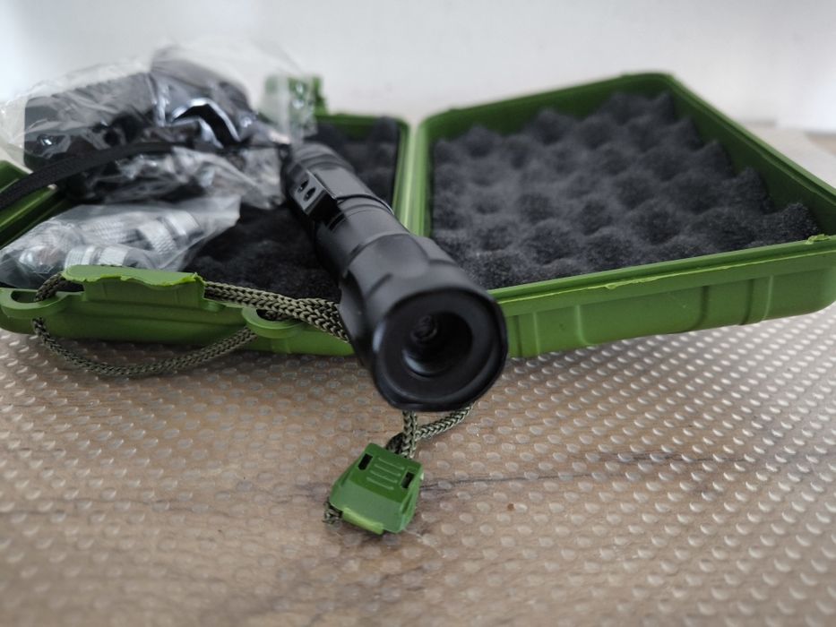 Laser taktyczny 800m + etui