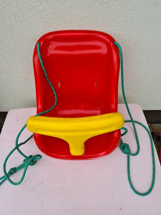 Huśtawka plastikowa dla dziecka