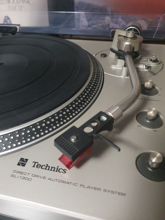 Gramofon Technics SL 1300