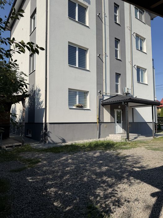 Квартира з ремонтом, паркомісцем та підвалом / від власника / без комісії