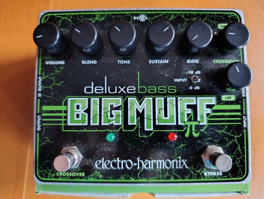 Electro-Harmonix Deluxe Bass Big Muff Pi z Zasilaczem