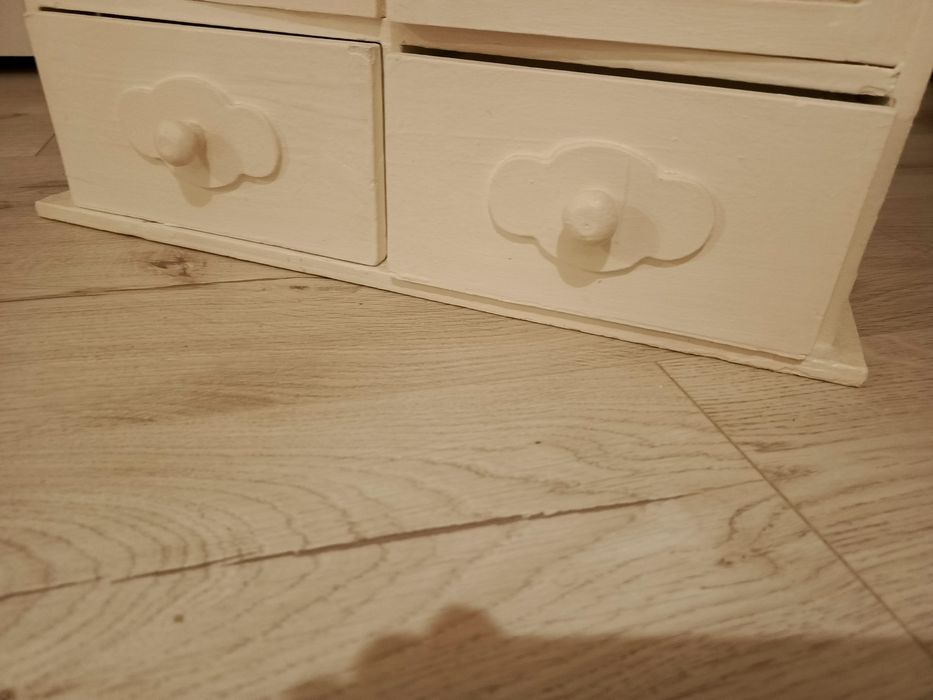 Witrynka , gablotka drewniana shabby chic.