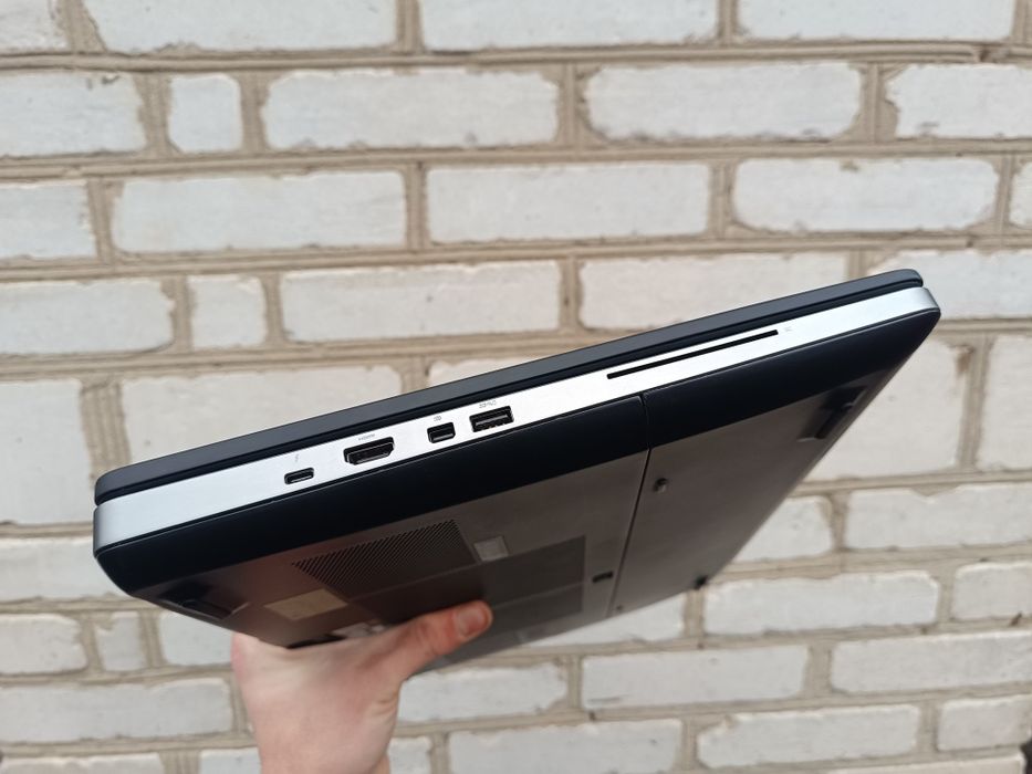 Як новий, Ігровий ноутбук DELL (i7 7820HQ/32/512+1000/P3000 6GB)