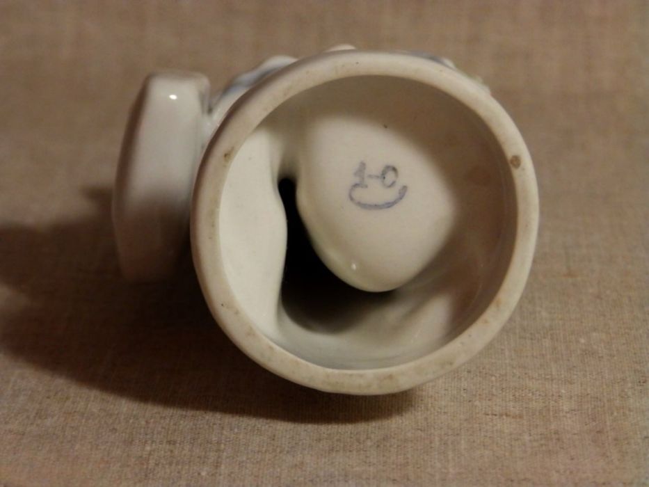 Статуэтка "ПЕРВОКЛАССНИЦА Девочка Школьница" Барановка фарфор СССР