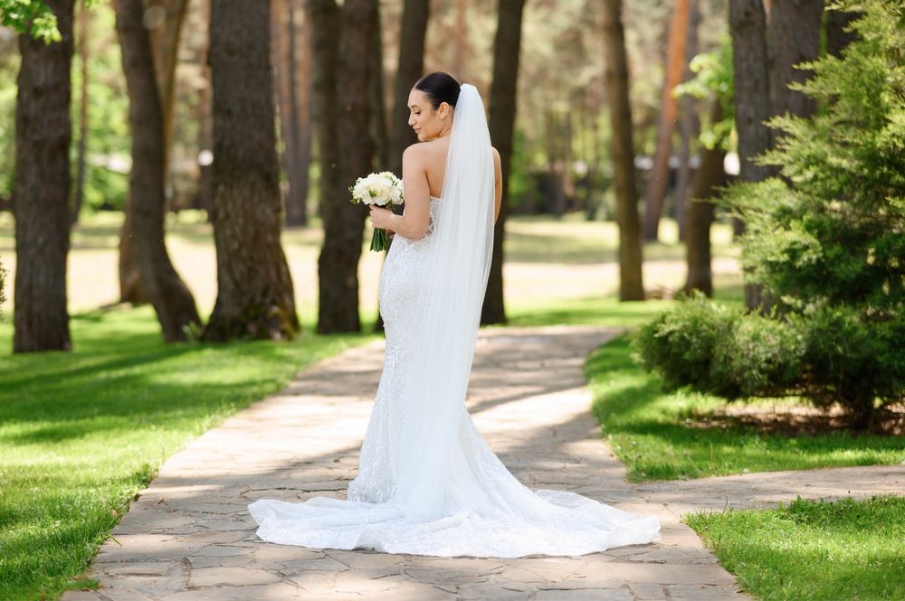 Продам весільну сукню