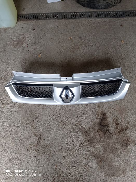 grill opel vivaro 2003 rok