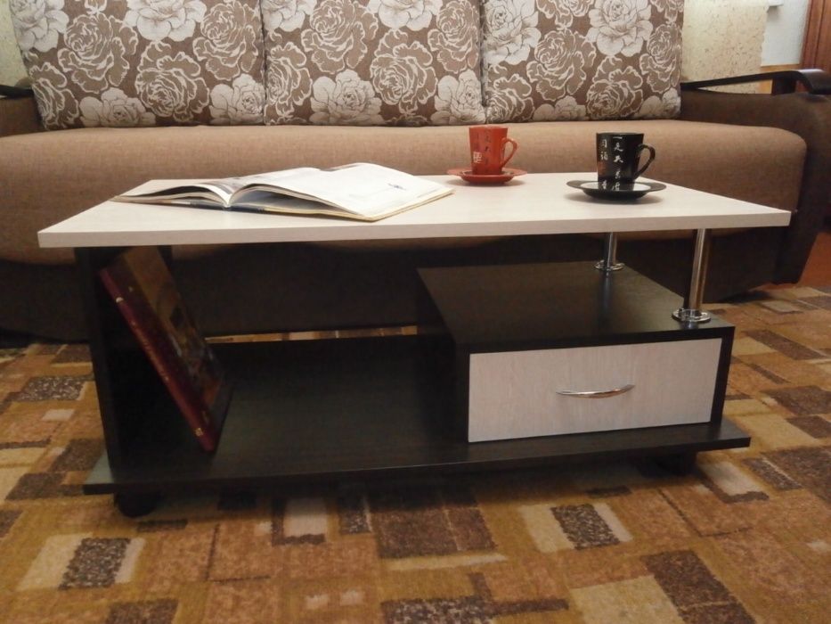 Столик журнальный с ящиком