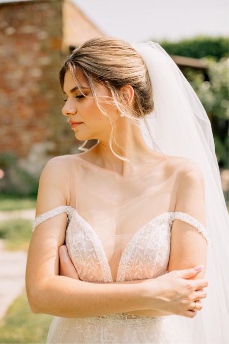 Продам весільну сукню