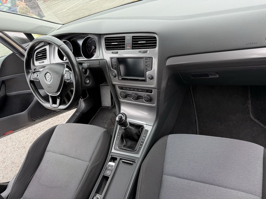 Продам Volkswagen Golf 7