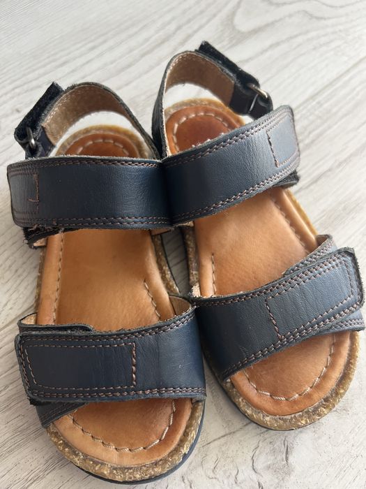 Босоніжки сандалі