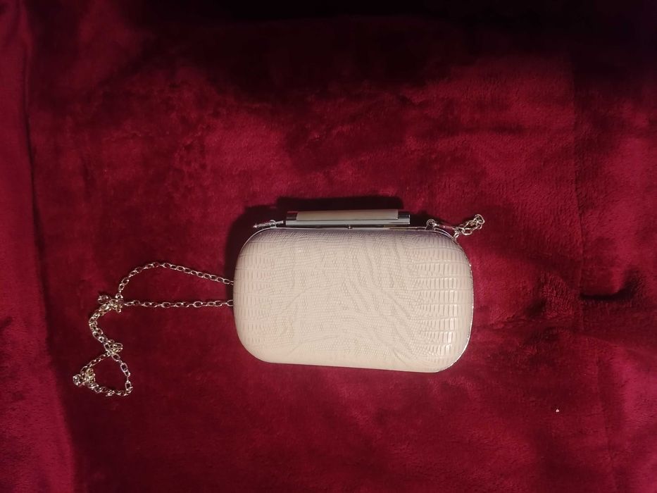 Clutch creme_Parfois_Nunca usada