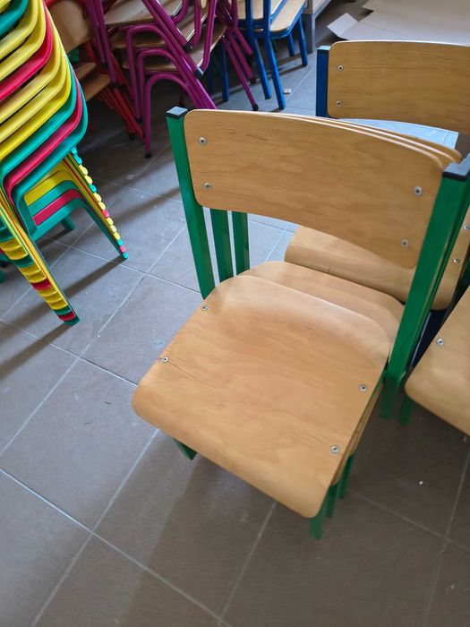 Regały szafki krzesełka