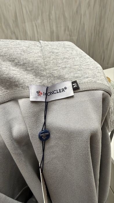 Casaco cinzento mocnler