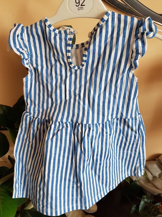 Sukienka z hm dla niemowlaka 68