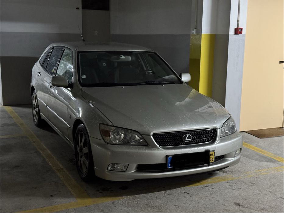 Lexus IS200 SportCross