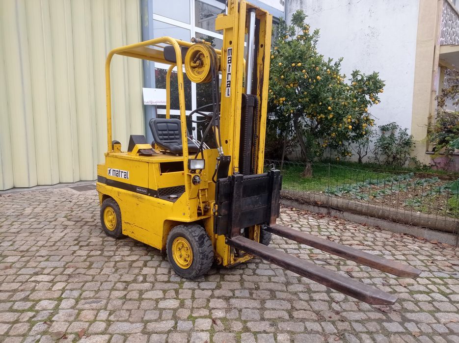 Empilhador matral 1500kg a gasolina