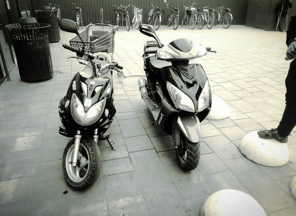 Продам скутер 4т китаец 50кубов