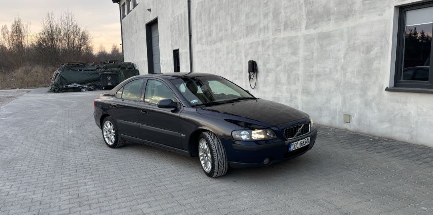 VOLVO S60   2.4дизель автомат для військових,  без  предоплати