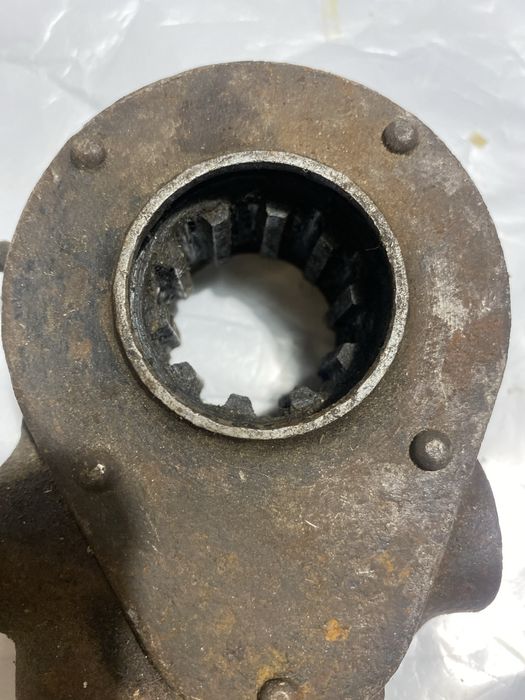 Продам поворотний кулак ( цапфа) переднього моста КАМАЗ