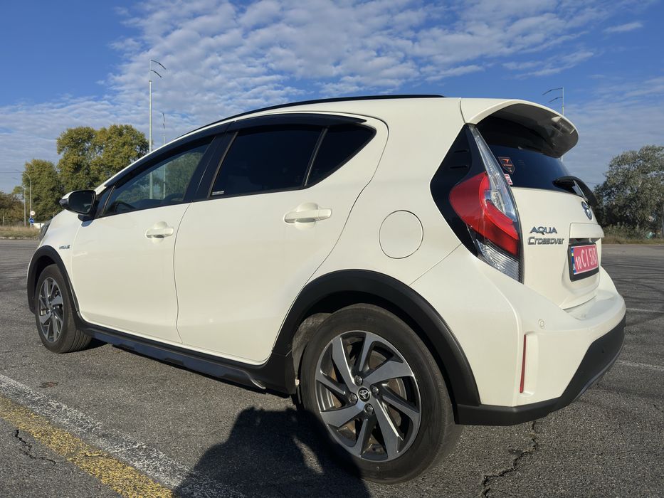 4л/100 км! Toyota AQUA 1.5 гібрид CROSSOVER 2019 рік 13800$