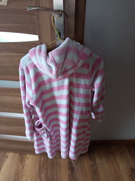 Szlafrok dziewczęcy 140 Primark