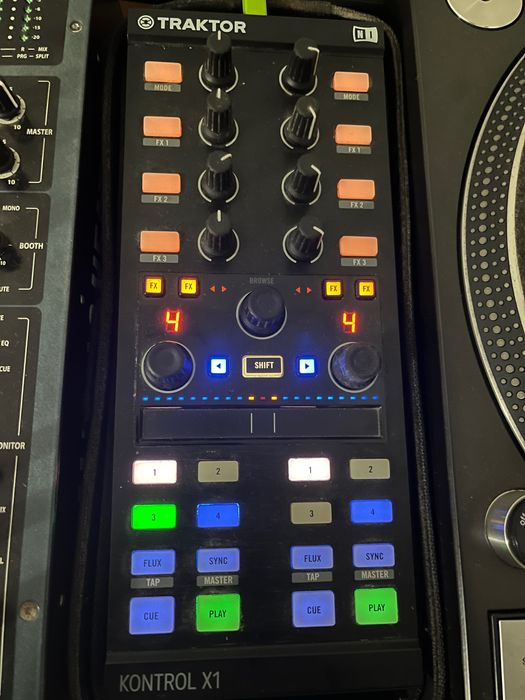 Controlador Traktor X1 mk2