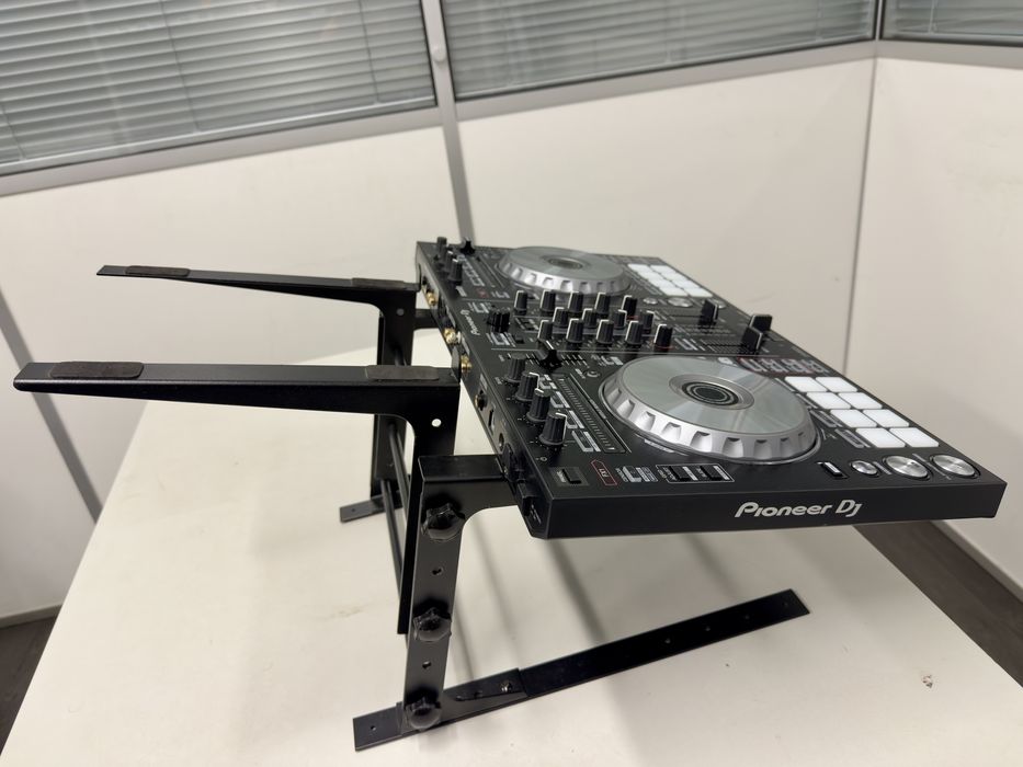 Vendo mesa de DJ Pioneer DDJ-SR2
