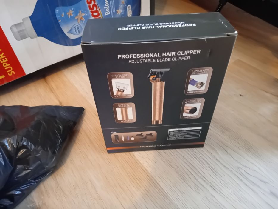 Máquina de cortar cabelo e aparador tipo T9 / Skeleton (modelo T997) sem fios