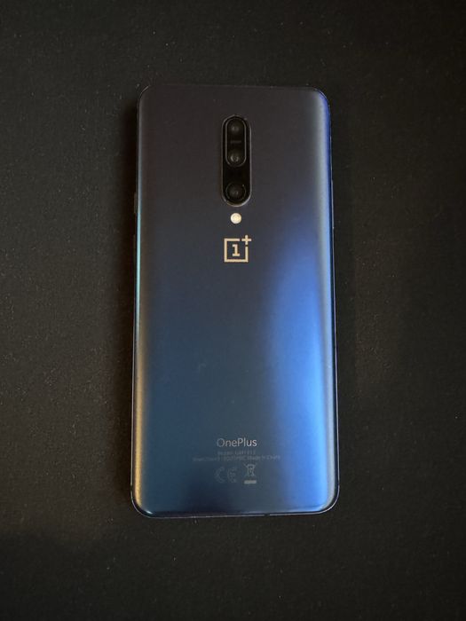 OnePlus 7 Pro niebieski stan igla