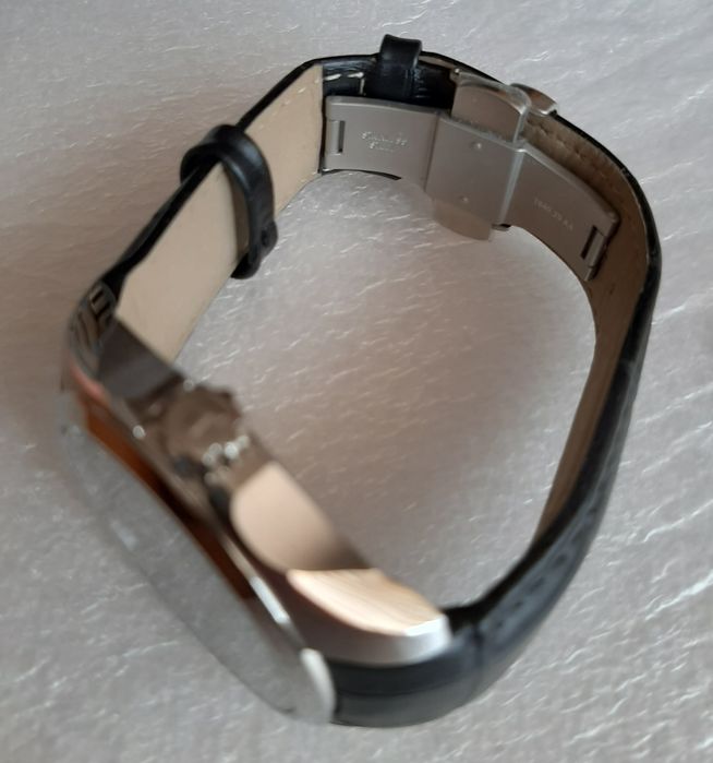 Relógio Tissot Couturier, quartzo, novo