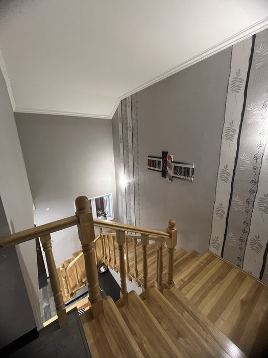 Продається двохповерховий котедж