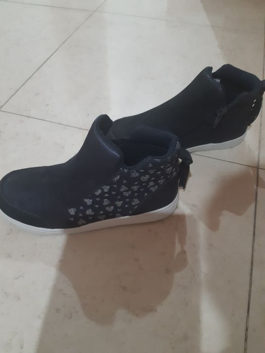 New Children's Tennis Shoes